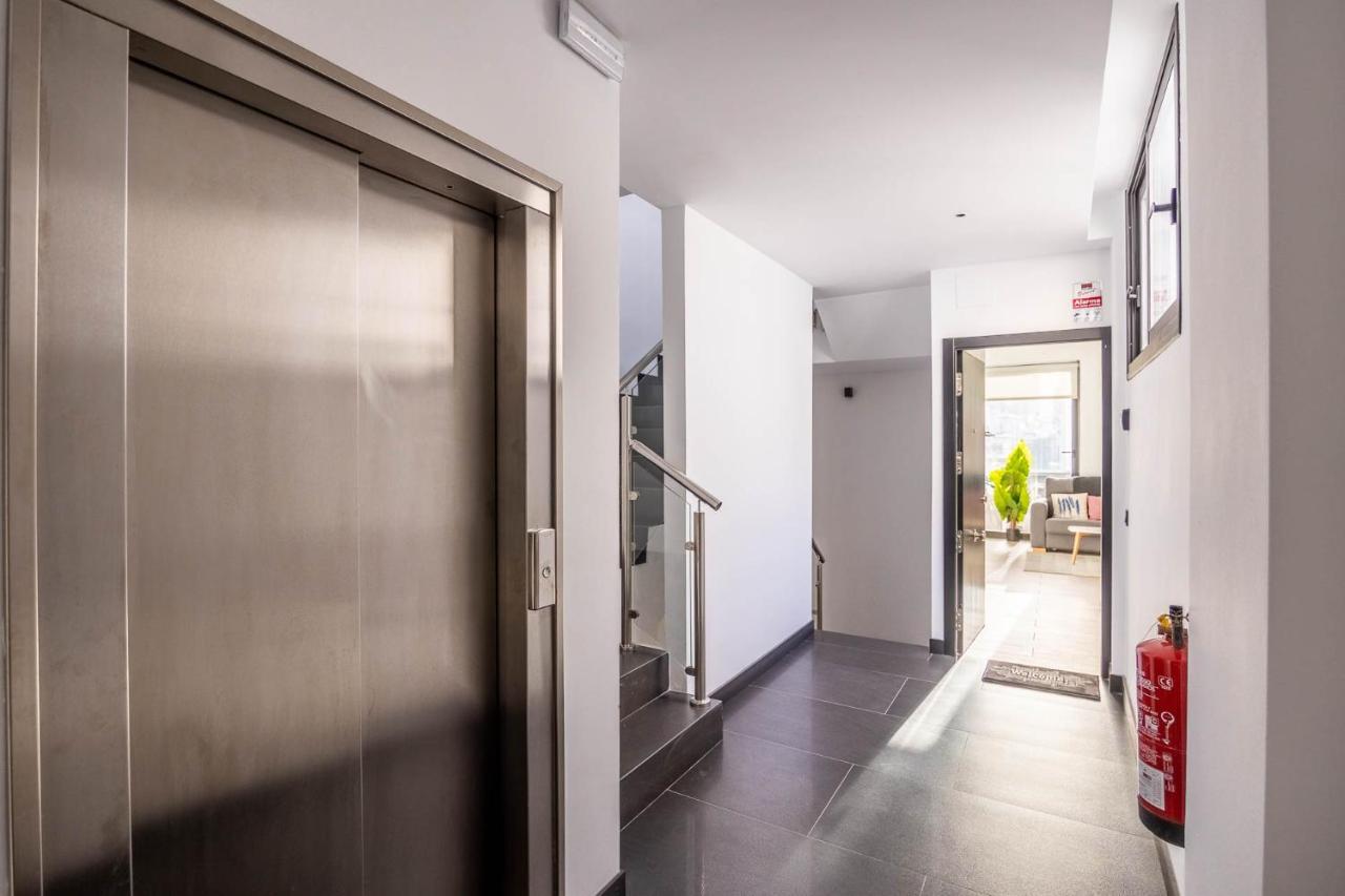 Nervion Suites 1 - Vacacional Sevilla Bagian luar foto